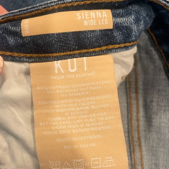 Kut from the Kloth Sienna Wide Cuff Jeans 8P, fits large! Color: Stewardship - Picture 6 of 8